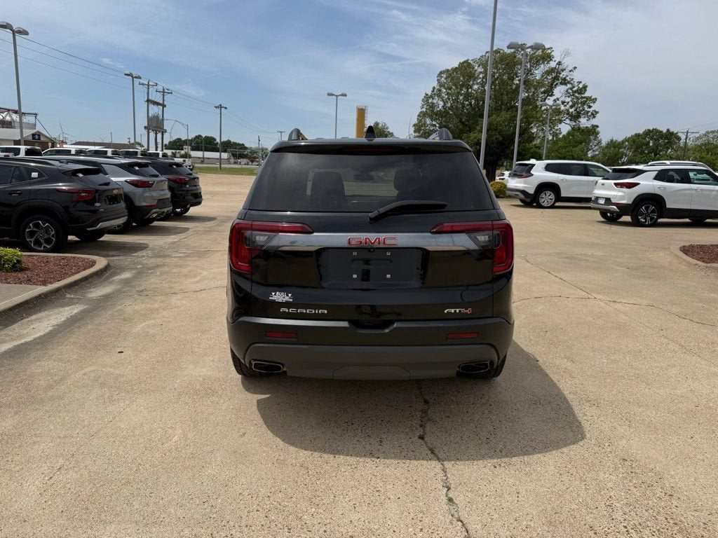 2023 GMC Acadia AT4