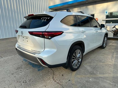 2022 Toyota Highlander Platinum