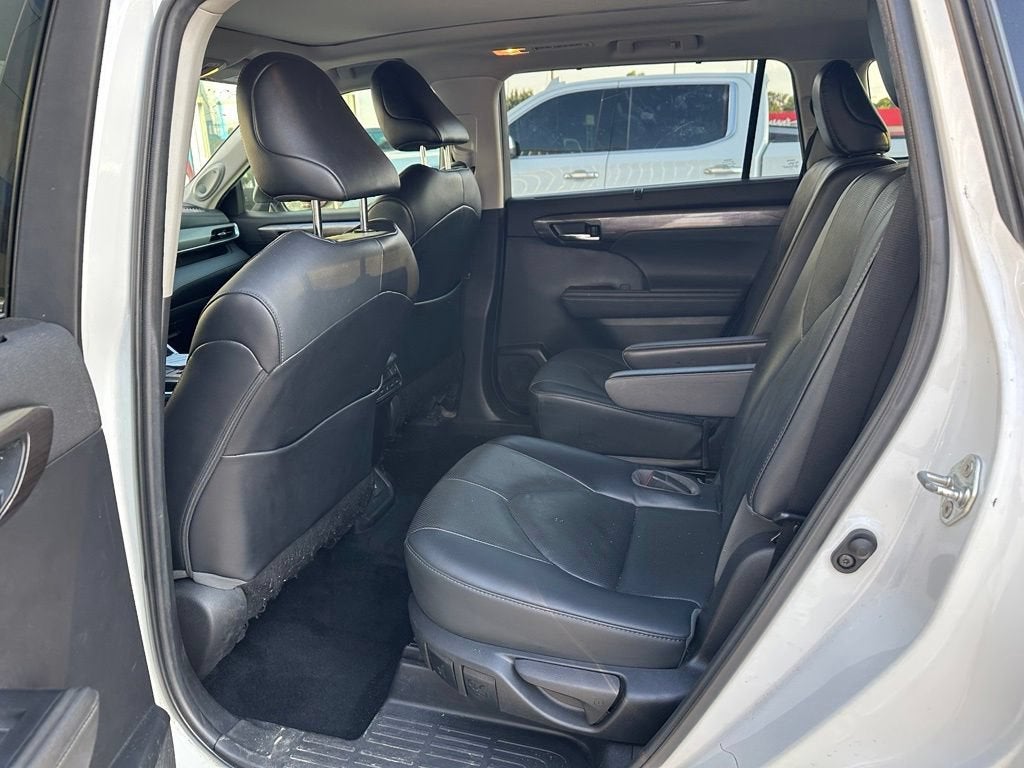 2022 Toyota Highlander Platinum